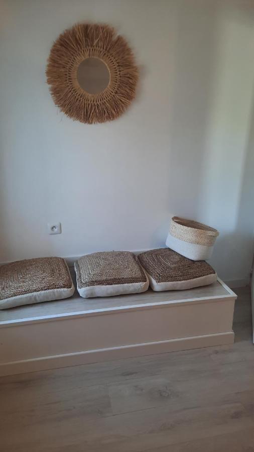 Appartement 4 pers refait à neuf dans cour au calme / centre village Bessan Esterno foto