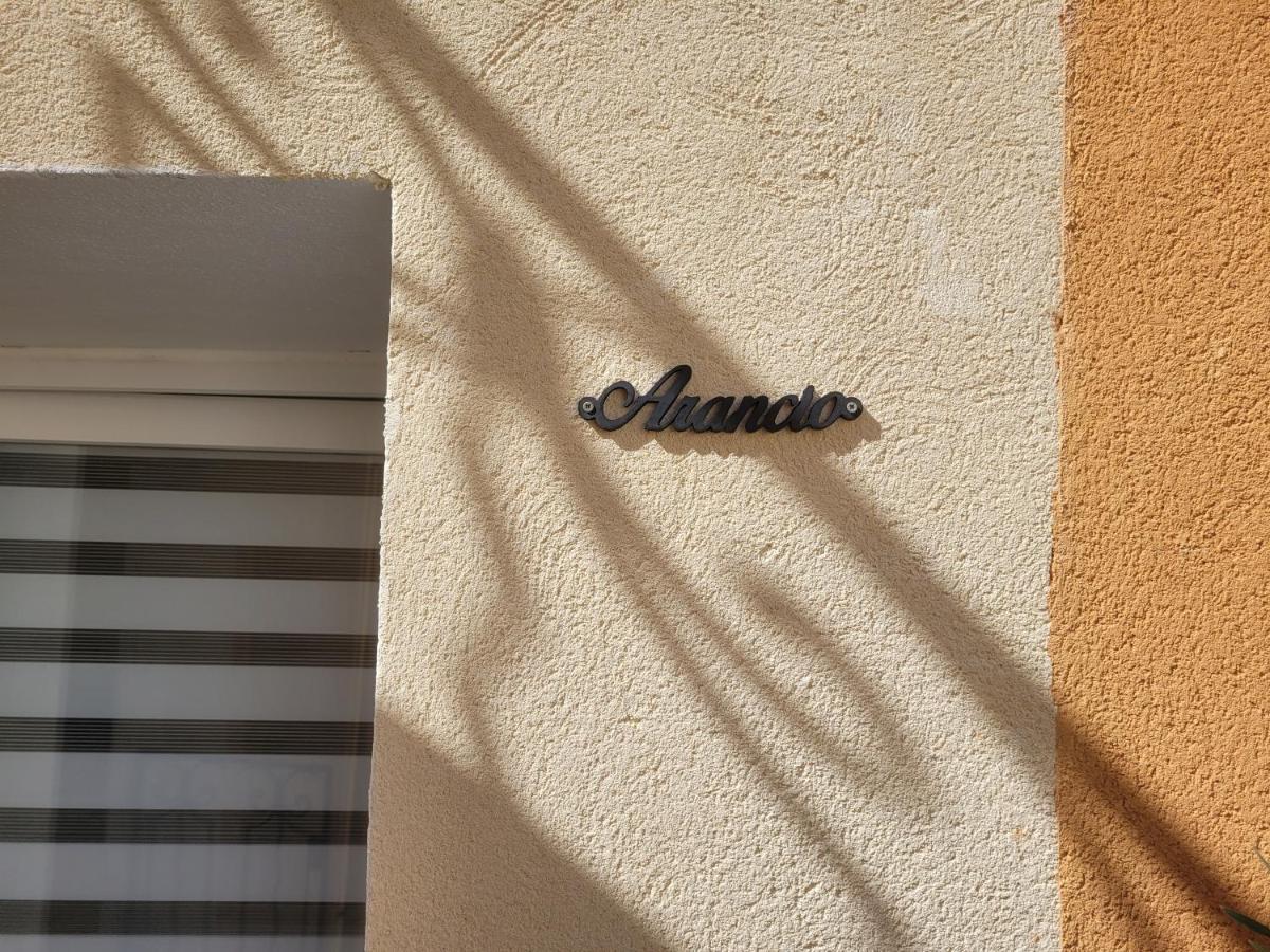 Appartement 4 pers refait à neuf dans cour au calme / centre village Bessan Esterno foto